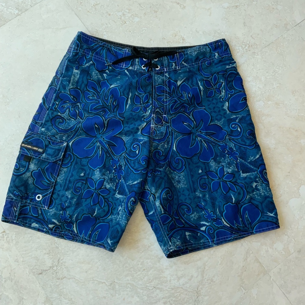 Quiksilver Blue Hawaiian Floral Board Shorts sz 32